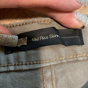 mid rise levi's